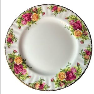 SALAD / DESERT PLATE OLD COUNTRY ROSES ROYAL ALBERT BONE CHINA ENGLAND 1962 VTG